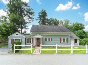 28 Highland St, Southborough, Massachusetts, 3 Bedrooms Bedrooms, 9 Rooms Rooms,2 BathroomsBathrooms,Residential Income,For Sale,Highland St,73554464
