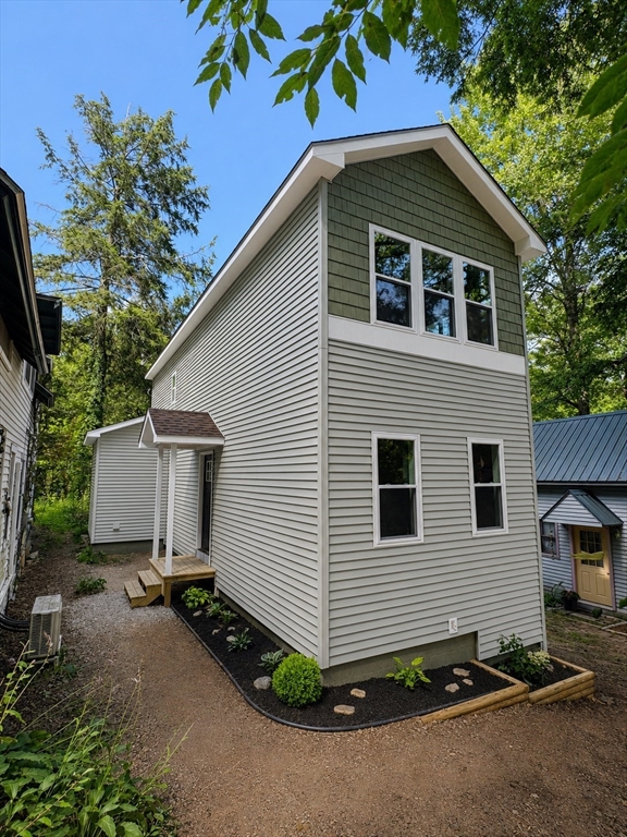 80 Laurel Park, Northampton, Massachusetts, 2 Bedrooms Bedrooms, 5 Rooms Rooms,1.5 BathroomsBathrooms,Residential,For Sale,Laurel Park,73554460