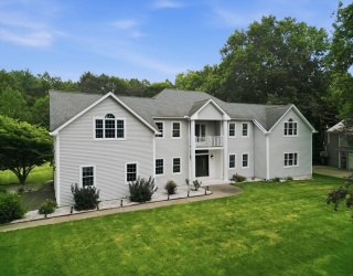 20 Raymond Cir, Westfield, Massachusetts, 4 Bedrooms Bedrooms, 8 Rooms Rooms,2.5 BathroomsBathrooms,Residential,For Sale,Raymond Cir,73554496