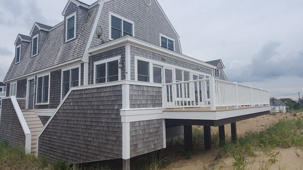 15 49th Street, Newbury, Massachusetts, 4 Bedrooms Bedrooms, 6 Rooms Rooms,2 BathroomsBathrooms,Residential Lease,For Rent,49th Street,73554579