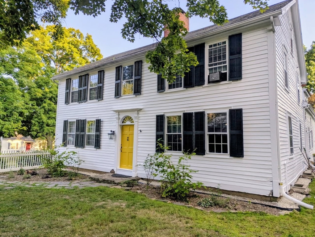 16 Parish Hill Rd, Granby, Massachusetts, 4 Bedrooms Bedrooms, 10 Rooms Rooms,2 BathroomsBathrooms,Residential,For Sale,Parish Hill Rd,73554583