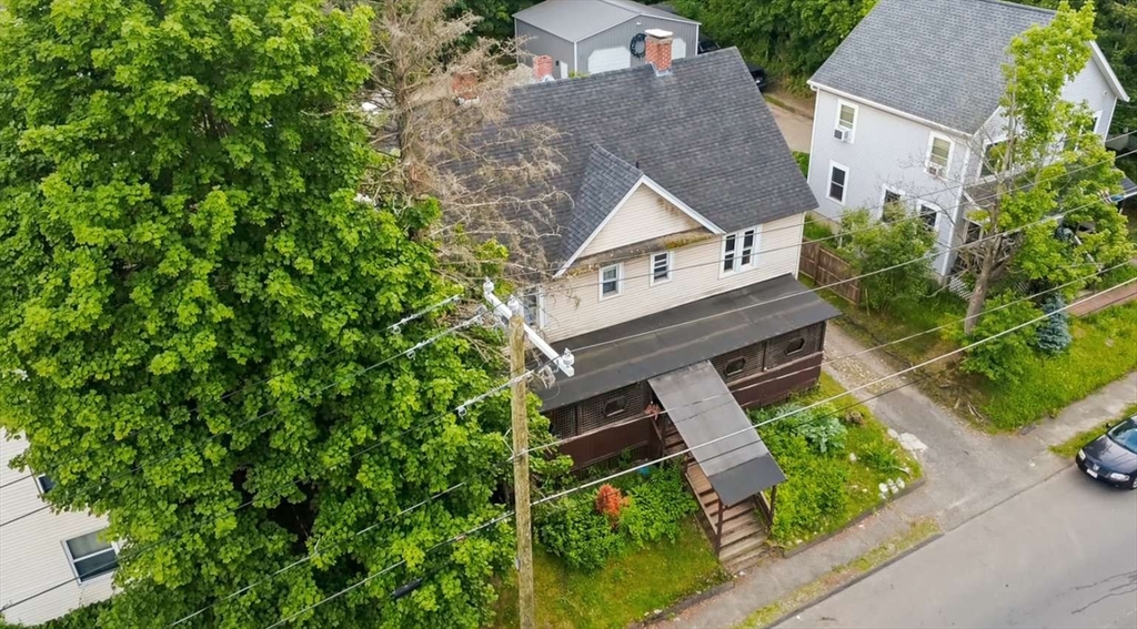 98 Lincoln St, Pittsfield, Massachusetts, 6 Bedrooms Bedrooms, 9 Rooms Rooms,3 BathroomsBathrooms,Residential Income,For Sale,Lincoln St,73554585
