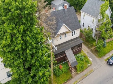 98 Lincoln St, Pittsfield, Massachusetts, 6 Bedrooms Bedrooms, 9 Rooms Rooms,3 BathroomsBathrooms,Residential Income,For Sale,Lincoln St,73554585