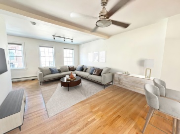 147 Everett St, Boston, Massachusetts, 2 Bedrooms Bedrooms, 4 Rooms Rooms,1.5 BathroomsBathrooms,Residential Lease,For Rent,Everett St,73554598