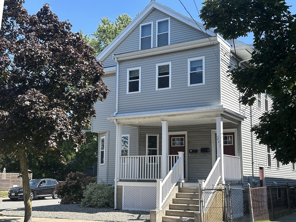 247 Park Street, Medford, Massachusetts, 2 Bedrooms Bedrooms, 5 Rooms Rooms,1 BathroomBathrooms,Residential Lease,For Rent,Park Street,73554601
