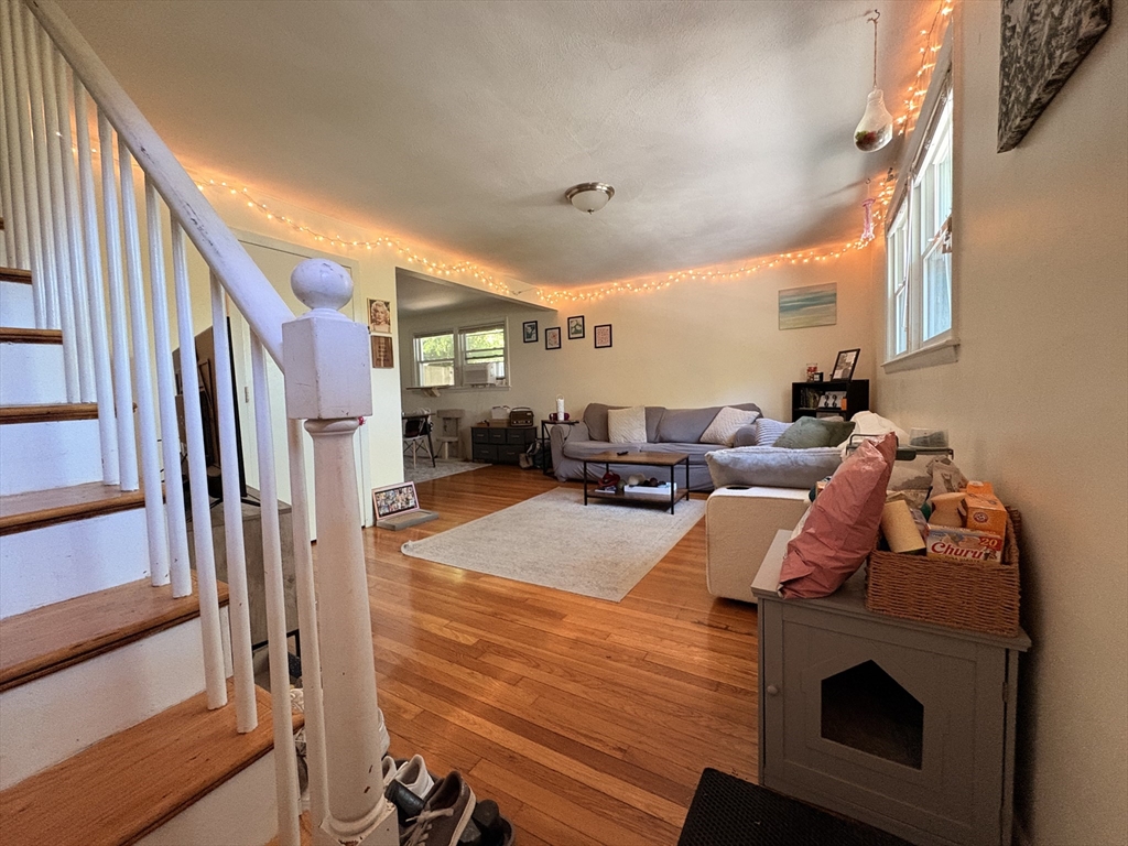 5 N Crescent Circuit, Boston, Massachusetts, 4 Bedrooms Bedrooms, 8 Rooms Rooms,2 BathroomsBathrooms,Residential Lease,For Rent,N Crescent Circuit,73554612