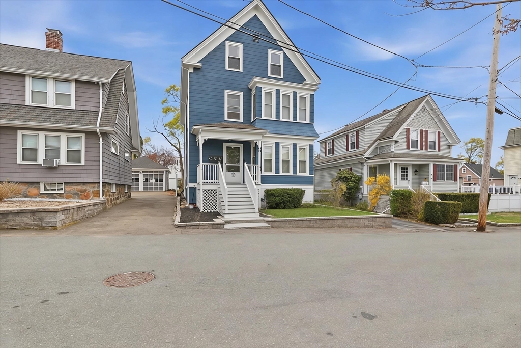13 Roy Street, Swampscott, Massachusetts, 1 Bedroom Bedrooms, 3 Rooms Rooms,1 BathroomBathrooms,Residential Lease,For Rent,Roy Street,73554617