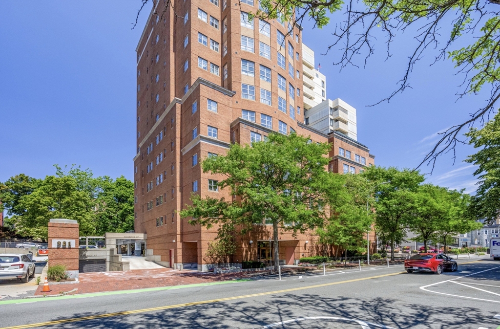 931 Massachusetts Ave, Cambridge, Massachusetts, 1 Bedroom Bedrooms, 3 Rooms Rooms,1.5 BathroomsBathrooms,Residential,For Sale,Massachusetts Ave,73554627