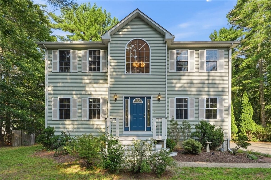 8 Rebecca Rd, Freetown, Massachusetts, 3 Bedrooms Bedrooms, 7 Rooms Rooms,2.5 BathroomsBathrooms,Residential,For Sale,Rebecca Rd,73554506