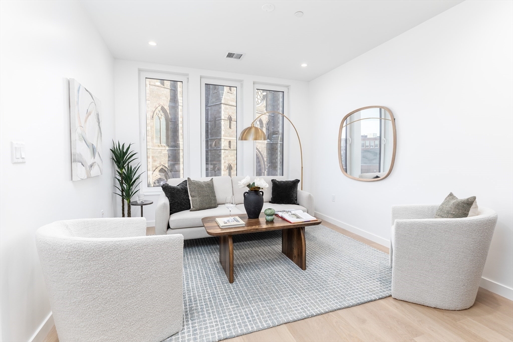 1395 Washington Street, Boston, Massachusetts, 2 Bedrooms Bedrooms, 2 Rooms Rooms,1.5 BathroomsBathrooms,Residential,For Sale,Washington Street,73554642