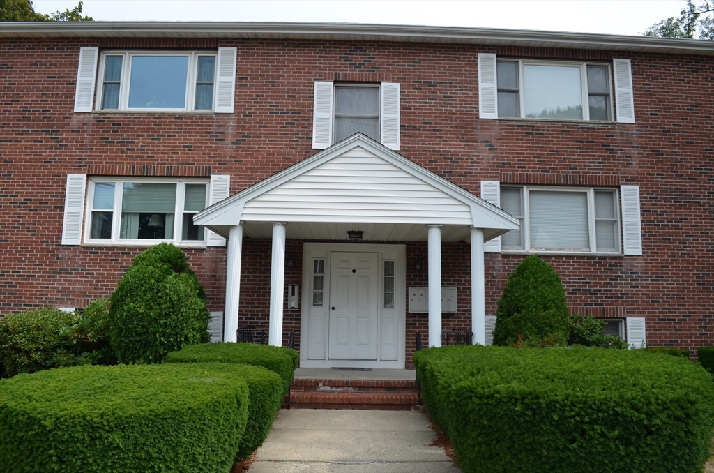 22 Roosevelt Rd, Quincy, Massachusetts, 2 Bedrooms Bedrooms, 5 Rooms Rooms,2 BathroomsBathrooms,Residential,For Sale,Roosevelt Rd,73554597