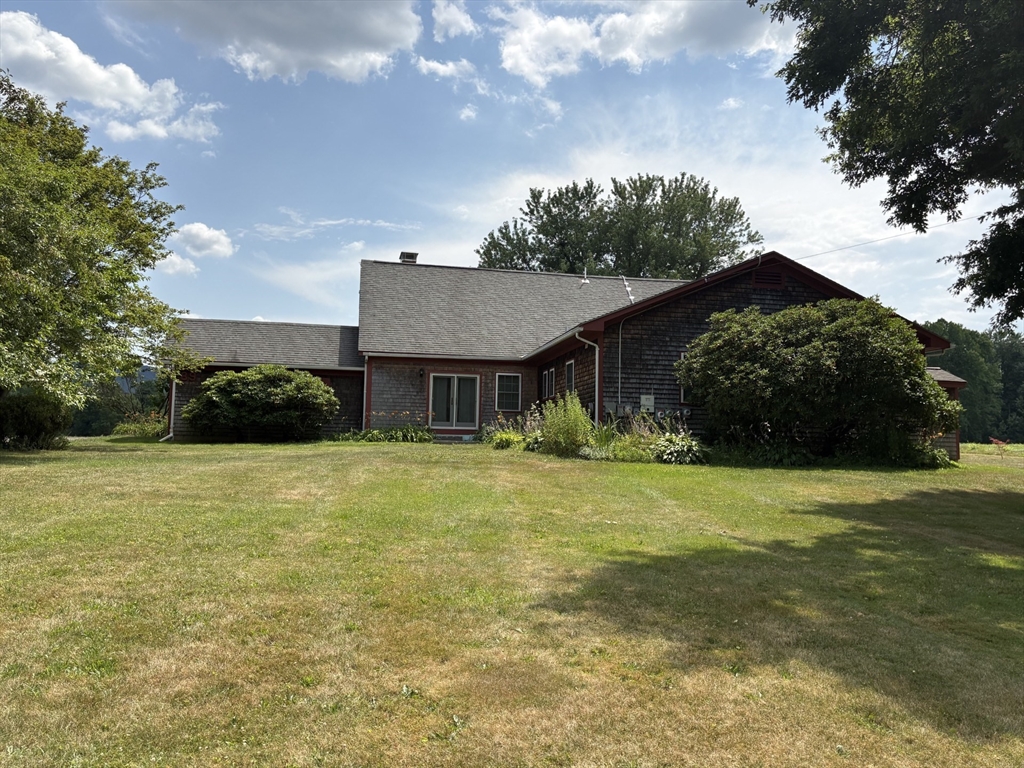 89 Potwine Ln, Amherst, Massachusetts, 6 Bedrooms Bedrooms, 11 Rooms Rooms,4.5 BathroomsBathrooms,Residential,For Sale,Potwine Ln,73466591