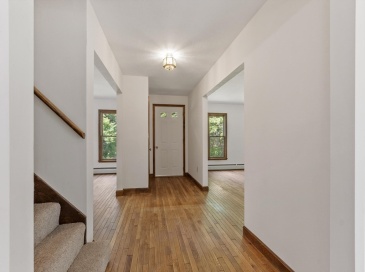 686 Scott Rd, Fitchburg, Massachusetts, 4 Bedrooms Bedrooms, 9 Rooms Rooms,2.5 BathroomsBathrooms,Residential,For Sale,Scott Rd,73554687