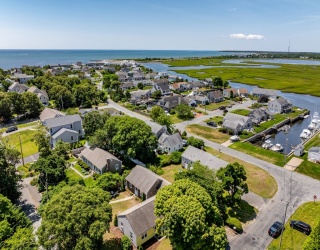 11A Gateway St, Yarmouth, Massachusetts, 2 Bedrooms Bedrooms, 4 Rooms Rooms,1 BathroomBathrooms,Residential,For Sale,Gateway St,73554694