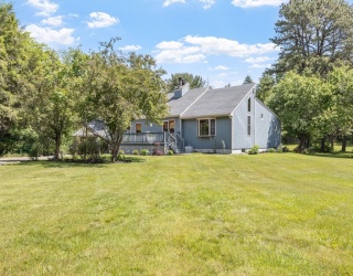 90 Kingman St, Taunton, Massachusetts, 3 Bedrooms Bedrooms, 7 Rooms Rooms,2 BathroomsBathrooms,Residential,For Sale,Kingman St,73529283