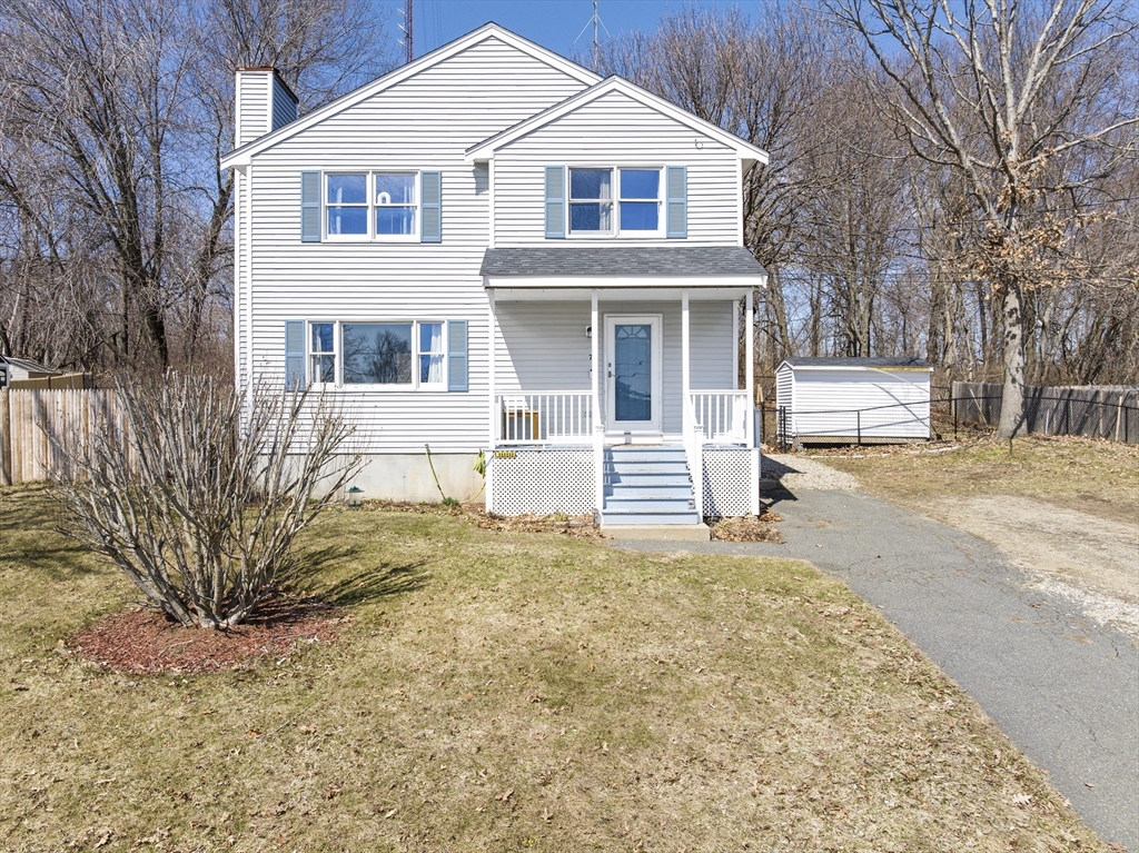 7 Overlook Ave, Haverhill, Massachusetts, 3 Bedrooms Bedrooms, 6 Rooms Rooms,1.5 BathroomsBathrooms,Residential,For Sale,Overlook Ave,73497560