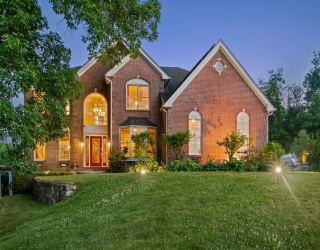 1 Valley View Drive, Grafton, Massachusetts, 4 Bedrooms Bedrooms, 9 Rooms Rooms,2.5 BathroomsBathrooms,Residential,For Sale,Valley View Drive,73538685