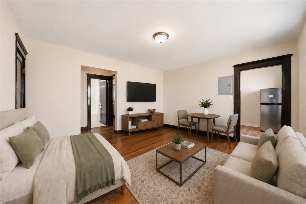 41 Richardson Ave, Wakefield, Massachusetts, 1 Bedroom Bedrooms, 2 Rooms Rooms,1 BathroomBathrooms,Residential Lease,For Rent,Richardson Ave,73536378