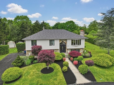 7 Diane Way, Westport, Massachusetts, 3 Bedrooms Bedrooms, 7 Rooms Rooms,2 BathroomsBathrooms,Residential,For Sale,Diane Way,73525586 7 Diane Way, Westport, Massachusetts, 3 Bedrooms Bedrooms, 7 Rooms Rooms,2 BathroomsBathrooms,Residential,For Sale,Diane Way,73525586