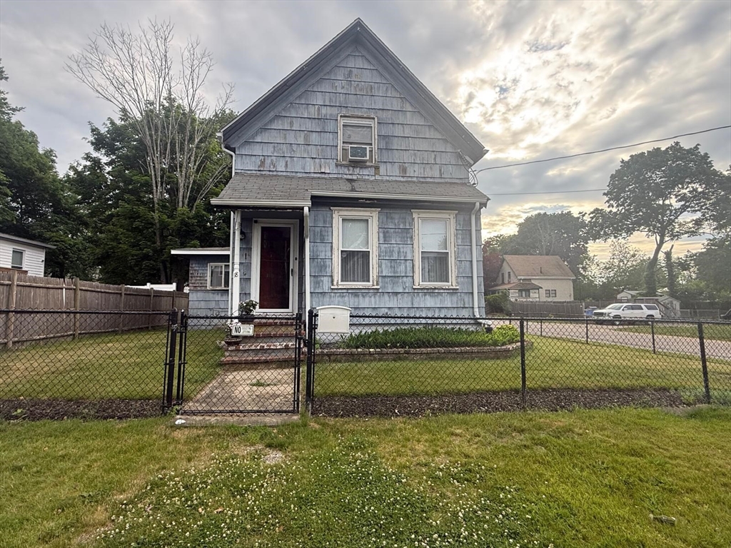 18 Dunham St, Brockton, Massachusetts, 2 Bedrooms Bedrooms, 6 Rooms Rooms,1.5 BathroomsBathrooms,Residential,For Sale,Dunham St,73535283