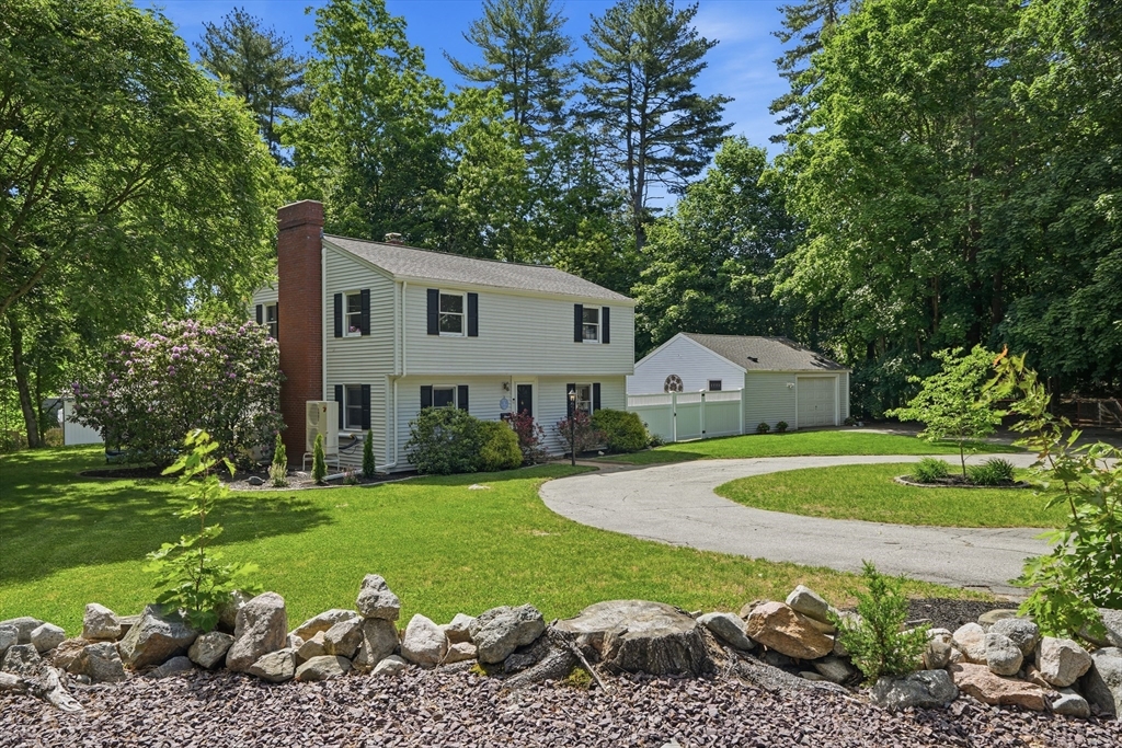 11 Sylvia Road, North Reading, Massachusetts, 4 Bedrooms Bedrooms, 8 Rooms Rooms,1.5 BathroomsBathrooms,Residential,For Sale,Sylvia Road,73530565