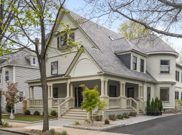 36 Osborne Rd, Brookline, Massachusetts, 4 Bedrooms Bedrooms, 13 Rooms Rooms,4 BathroomsBathrooms,Residential,For Sale,Osborne Rd,73480317