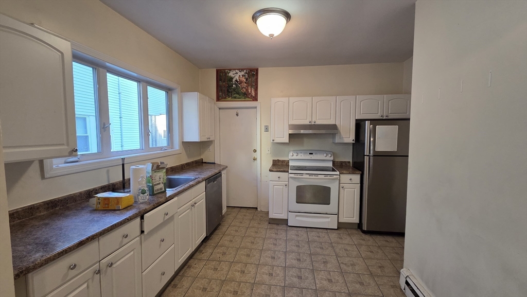 304 Fellsway, Medford, Massachusetts, 2 Bedrooms Bedrooms, 4 Rooms Rooms,1 BathroomBathrooms,Residential Lease,For Rent,Fellsway,73538202