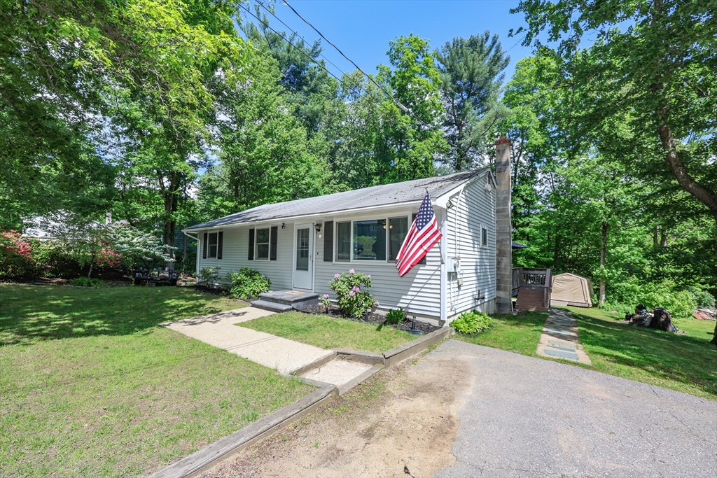 9 Sesame Street, Raymond, New Hampshire, 3 Bedrooms Bedrooms, 5 Rooms Rooms,1 BathroomBathrooms,Residential,For Sale,Sesame Street,73528724