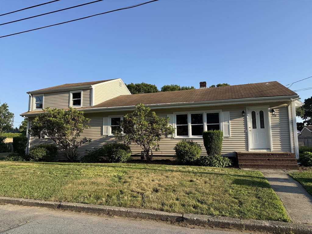 40 Wamsutta Ave., Acushnet, Massachusetts, 3 Bedrooms Bedrooms, 7 Rooms Rooms,2 BathroomsBathrooms,Residential,For Sale,Wamsutta Ave.,73547586