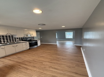 5 Washington Square, Gloucester, Massachusetts, 2 Bedrooms Bedrooms, 5 Rooms Rooms,1 BathroomBathrooms,Residential Lease,For Rent,Washington Square,73554702