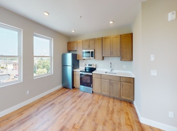 100 Revere, Revere, Massachusetts, 2 Bedrooms Bedrooms, 4 Rooms Rooms,1 BathroomBathrooms,Residential Lease,For Rent,Revere,73554709