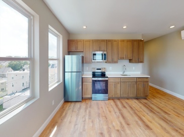 100 Revere, Revere, Massachusetts, 2 Bedrooms Bedrooms, 4 Rooms Rooms,1 BathroomBathrooms,Residential Lease,For Rent,Revere,73554718