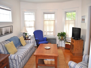 7 Newberne, Somerville, Massachusetts, 2 Bedrooms Bedrooms, 5 Rooms Rooms,1 BathroomBathrooms,Residential Lease,For Rent,Newberne,73554847