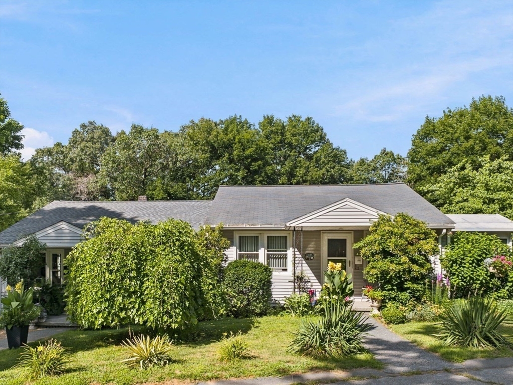 80-82 Hamblett Ave, Dracut, Massachusetts, 4 Bedrooms Bedrooms, 9 Rooms Rooms,2 BathroomsBathrooms,Residential Income,For Sale,Hamblett Ave,73554849