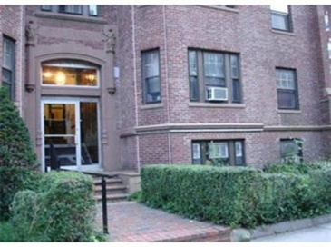 108 Washington St, Boston, Massachusetts, 3 Bedrooms Bedrooms, 4 Rooms Rooms,1 BathroomBathrooms,Residential Lease,For Rent,Washington St,73554871