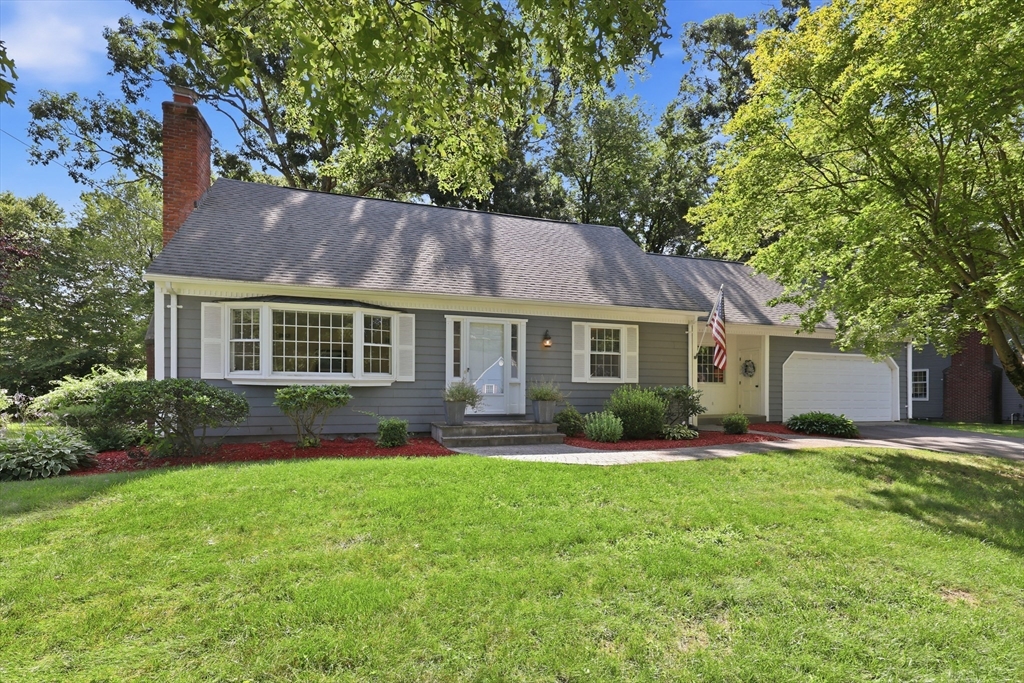 73 Duxbury Lane, Longmeadow, Massachusetts, 3 Bedrooms Bedrooms, 7 Rooms Rooms,2 BathroomsBathrooms,Residential,For Sale,Duxbury Lane,73554875
