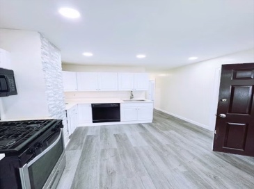 378 Chelsea St, Boston, Massachusetts, 2 Bedrooms Bedrooms, 5 Rooms Rooms,1 BathroomBathrooms,Residential Lease,For Rent,Chelsea St,73554876