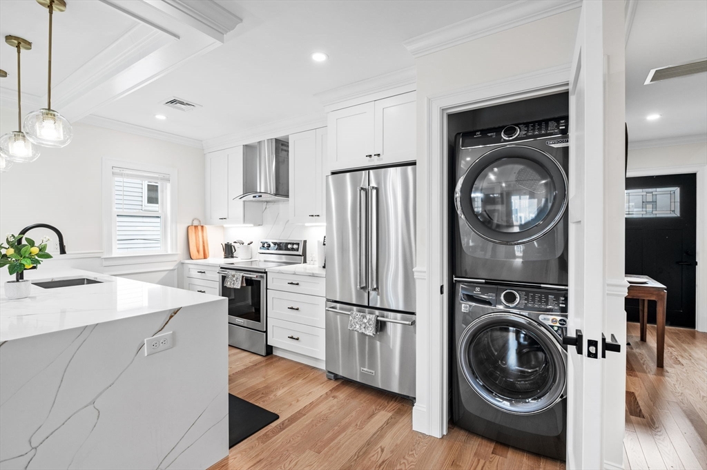 6-8 Weld Hill St, Boston, Massachusetts, 6 Bedrooms Bedrooms, 16 Rooms Rooms,4 BathroomsBathrooms,Residential Income,For Sale,Weld Hill St,73554879