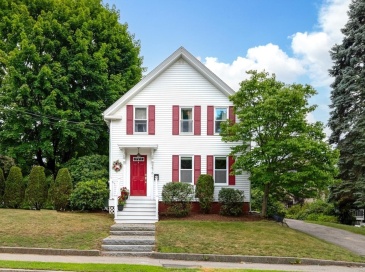 276 Salem St, Wakefield, Massachusetts, 3 Bedrooms Bedrooms, 9 Rooms Rooms,2.5 BathroomsBathrooms,Residential,For Sale,Salem St,73546335