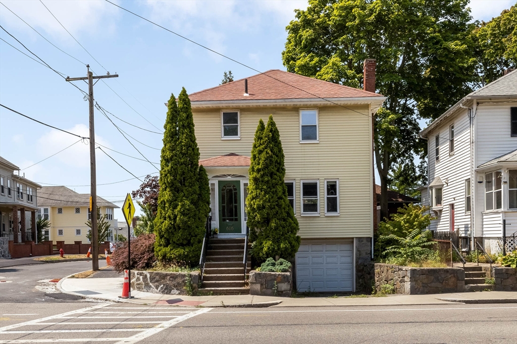 616 Adams St, Quincy, Massachusetts, 3 Bedrooms Bedrooms, 8 Rooms Rooms,1 BathroomBathrooms,Residential,For Sale,Adams St,73554728
