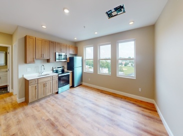 100 Revere, Revere, Massachusetts, 1 Bedroom Bedrooms, 3 Rooms Rooms,1 BathroomBathrooms,Residential Lease,For Rent,Revere,73554730