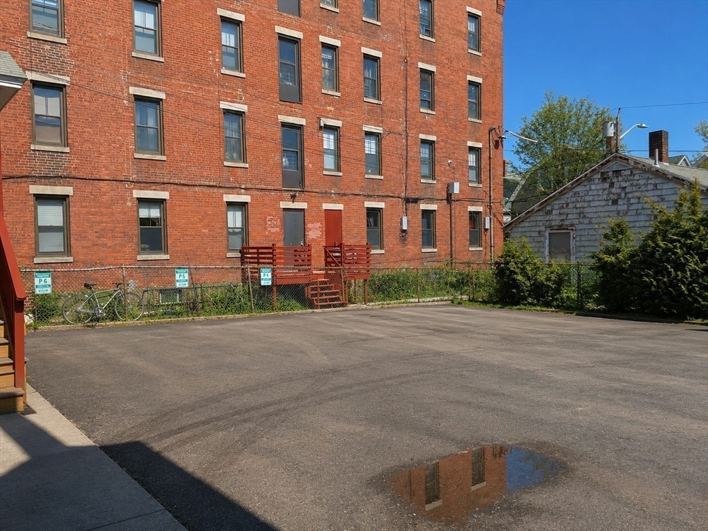 19 Palmer St, Salem, Massachusetts, 19 Bedrooms Bedrooms, 28 Rooms Rooms,6 BathroomsBathrooms,Residential Income,For Sale,Palmer St,73535621