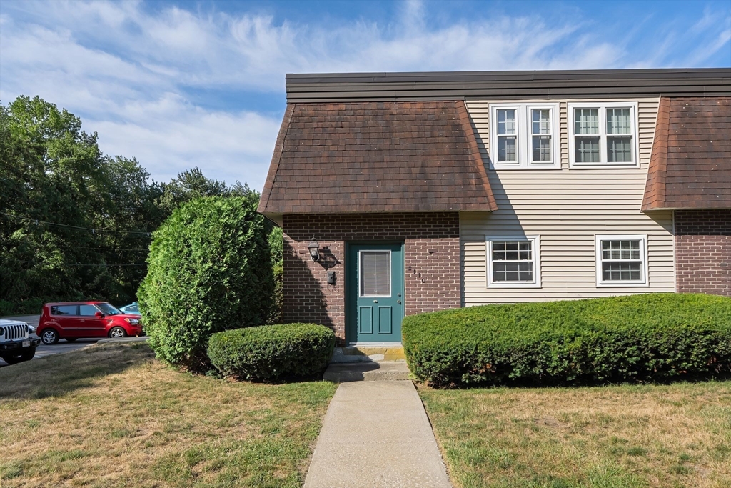 180 Main St, Bridgewater, Massachusetts, 2 Bedrooms Bedrooms, 4 Rooms Rooms,1.5 BathroomsBathrooms,Residential Lease,For Rent,Main St,73554749