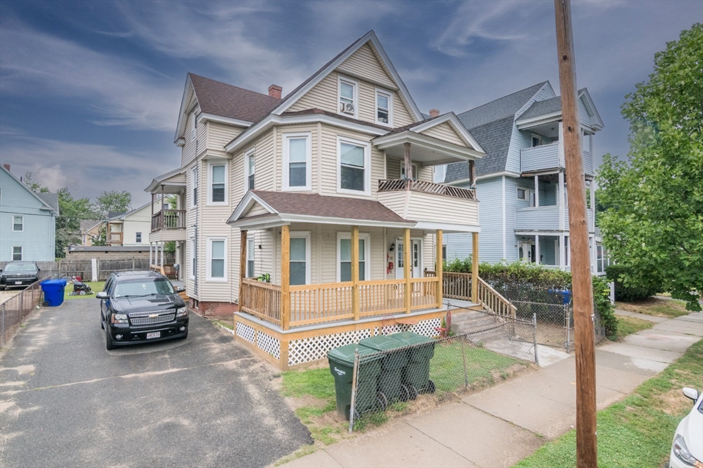 10 Revere St, Springfield, Massachusetts, 6 Bedrooms Bedrooms, 15 Rooms Rooms,3 BathroomsBathrooms,Residential Income,For Sale,Revere St,73554747