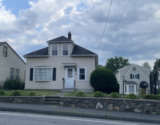 59 Waltham Street, Maynard, Massachusetts, 2 Bedrooms Bedrooms, 9 Rooms Rooms,4.5 BathroomsBathrooms,Residential,For Sale,Waltham Street,73554762