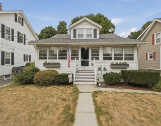55 Lakewood Rd, Weymouth, Massachusetts, 3 Bedrooms Bedrooms, 7 Rooms Rooms,2 BathroomsBathrooms,Residential,For Sale,Lakewood Rd,73554726