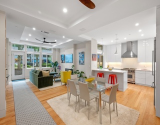 950 Massachusetts Avenue, Cambridge, Massachusetts, 2 Bedrooms Bedrooms, 5 Rooms Rooms,2 BathroomsBathrooms,Residential,For Sale,Massachusetts Avenue,73554808