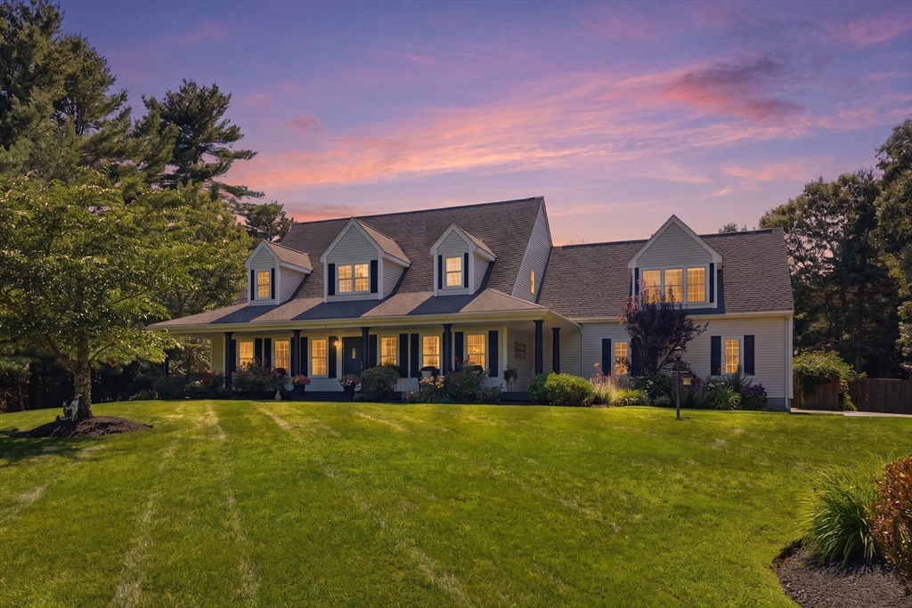 11 Fellowship Cir, Wareham, Massachusetts, 4 Bedrooms Bedrooms, 8 Rooms Rooms,4.5 BathroomsBathrooms,Residential,For Sale,Fellowship Cir,73554816