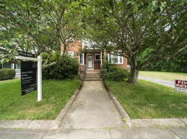48 Seaver, Easton, Massachusetts, 3 Bedrooms Bedrooms, 8 Rooms Rooms,1 BathroomBathrooms,Residential Lease,For Rent,Seaver,73554818