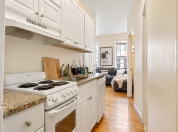 28 Phillips St, Boston, Massachusetts, 3 Bedrooms Bedrooms, 4 Rooms Rooms,2 BathroomsBathrooms,Residential Lease,For Rent,Phillips St,73554828